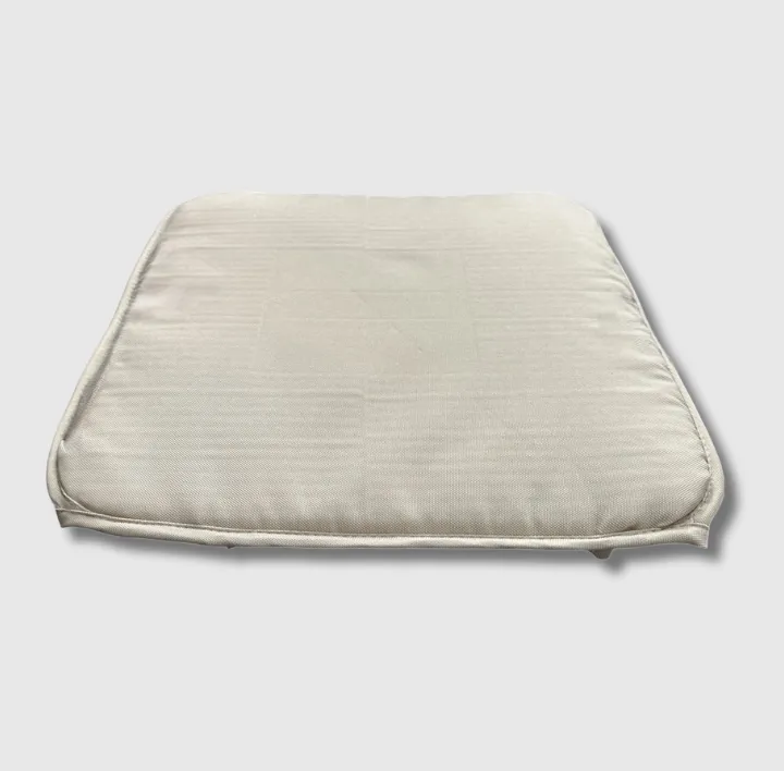 Beige sq seat pad chair